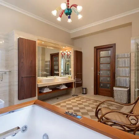 Meje Heated Pool, Jacuzzi, Sauna