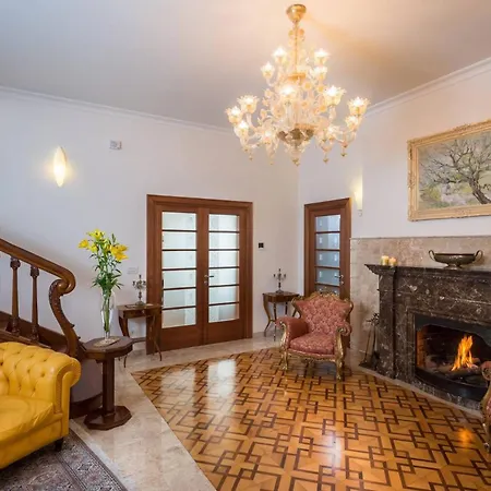 Meje Heated Pool, Jacuzzi, Sauna Villa *