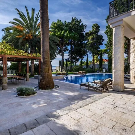 Villa Meje Heated Pool, Jacuzzi, Sauna Split